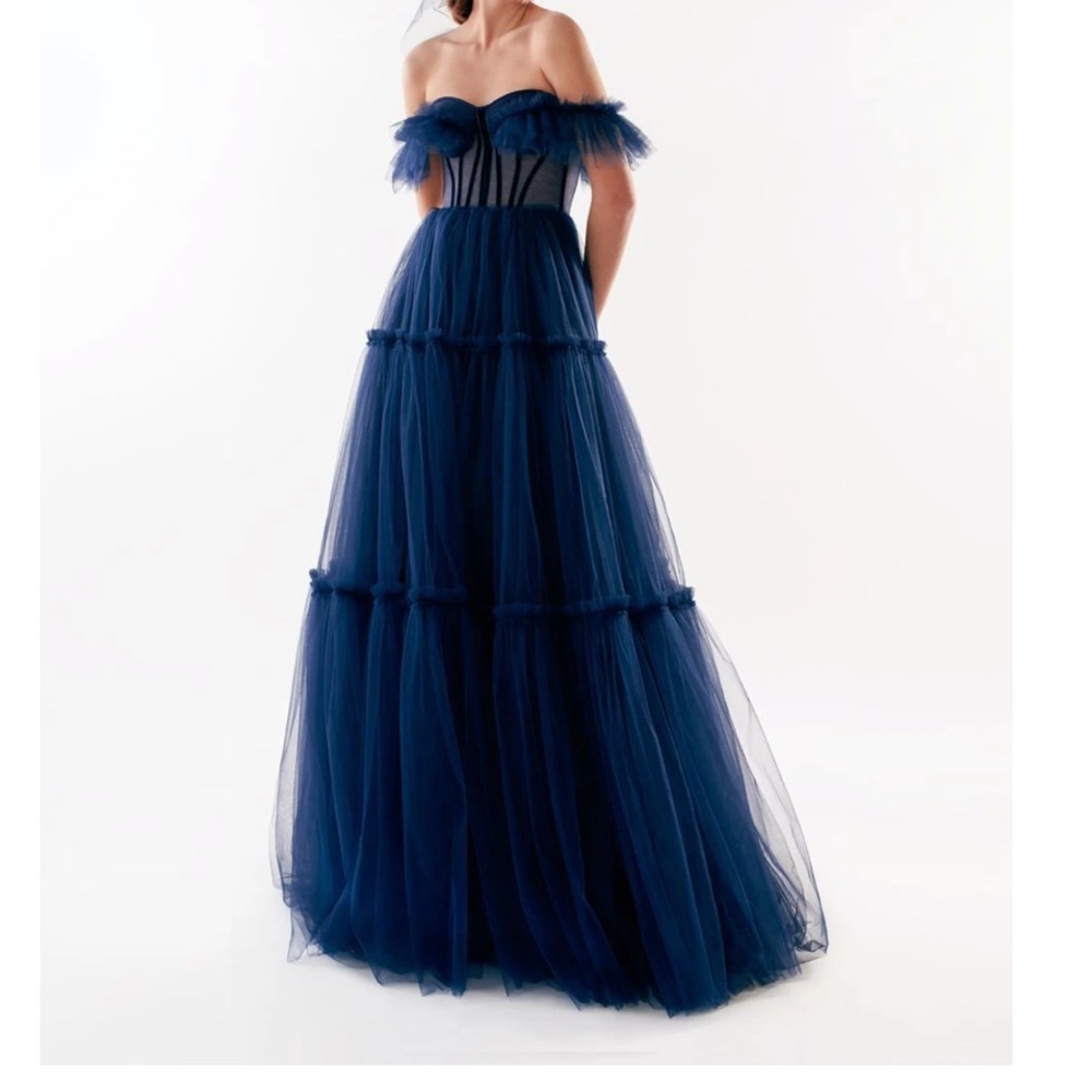 Gown - Picture 2 of 5